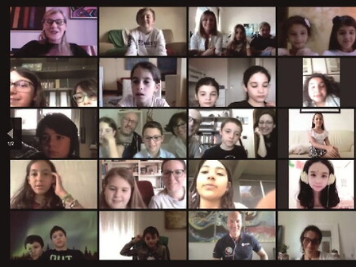 I bambini a Luca Parmitano: «Salviamo il pianeta è la nostra casa»