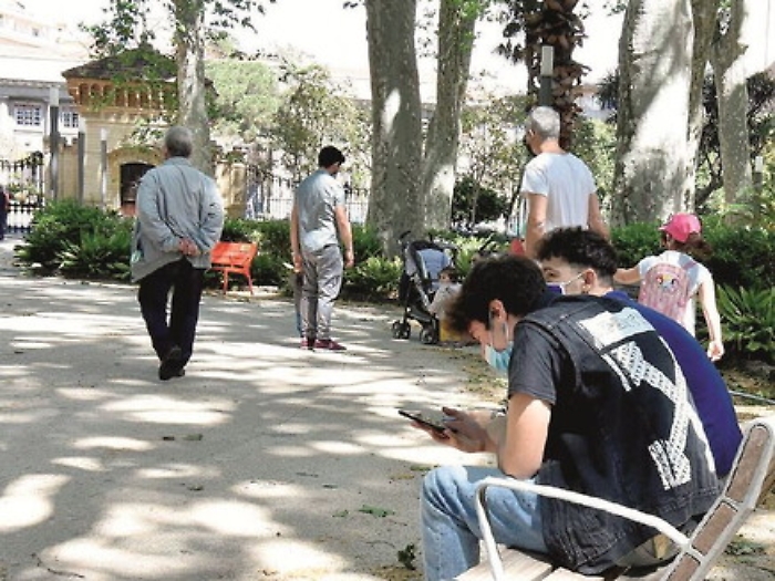 A Catania paura per i nuovi focolai 
di Covid: «Positivi sono usciti da casa»