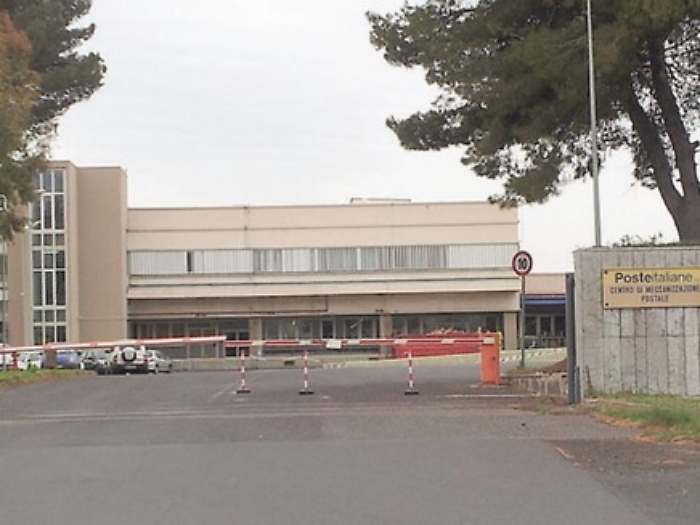 Catania, allarme Covid alle Poste: 4 positivi nel centro di smistamento