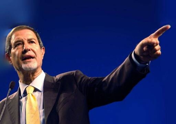 Musumeci contro Alitalia: «Irresponsabile tagliare tratte con la Sicilia, pronti a proteste clamorose»