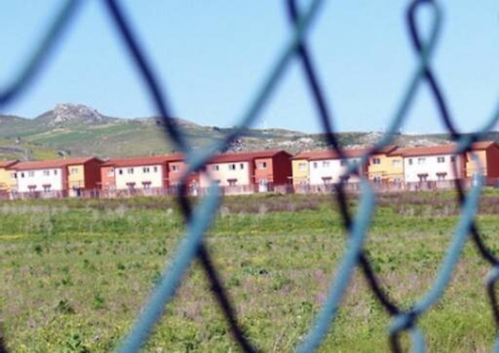 Mineo, gli ex lavoratori del Cara: «Riapriamolo, costa meno delle navi»