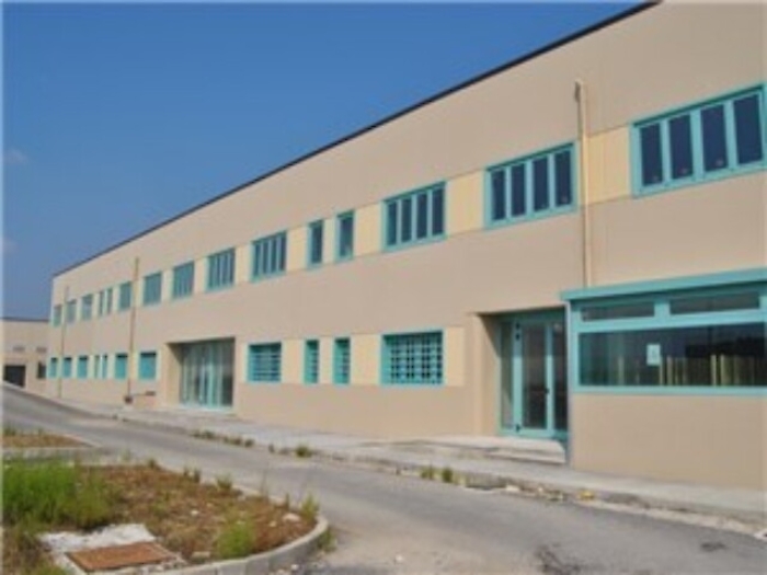 Abusa di un ragazzino, 70enne arrestato