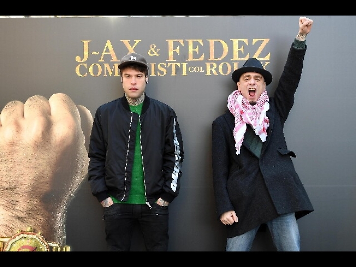 Gu&egrave; Pequeno 1/o ospite concerto Fedez-Ax