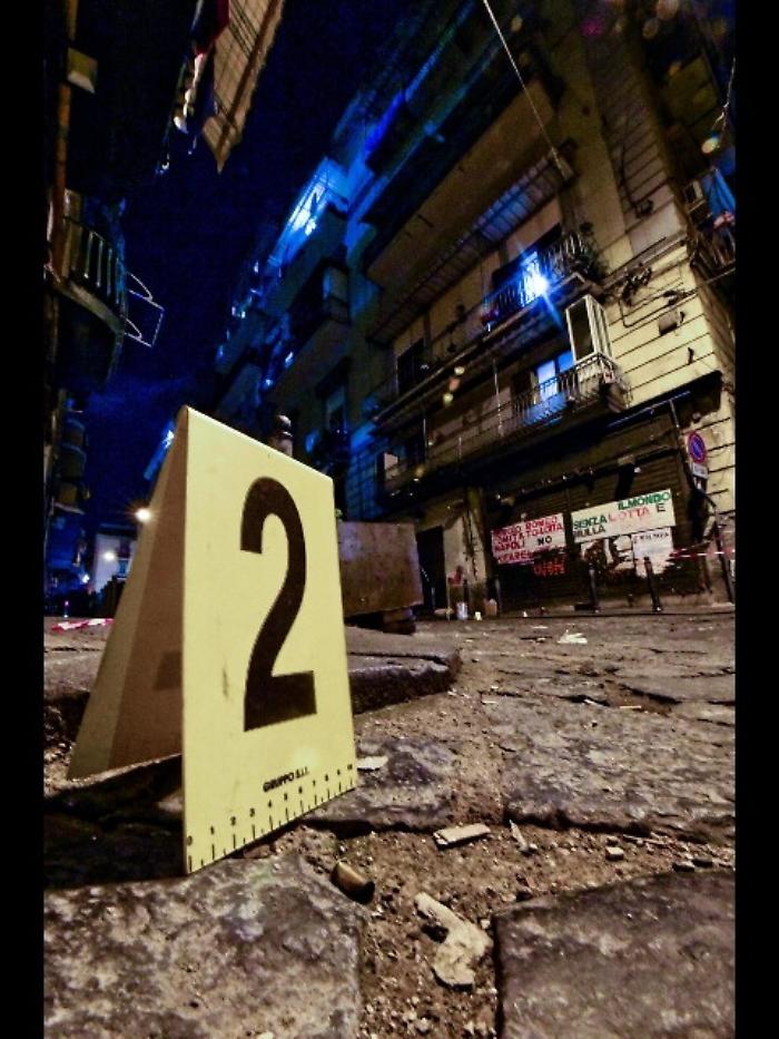 Proiettili in bagno e veranda abitazione