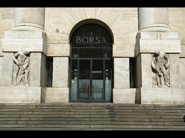 Borsa:Milano prosegue piatta,gi&ugrave; Creval