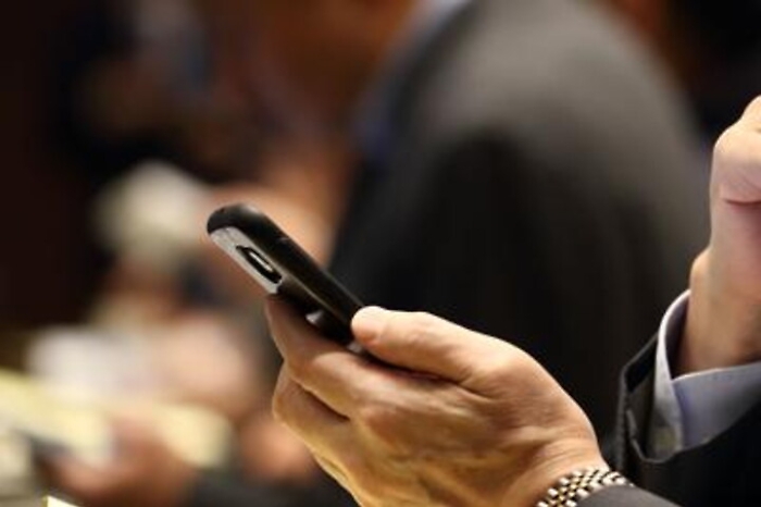 Salute: non vedenti, arriva tastiera Braille da smartphone