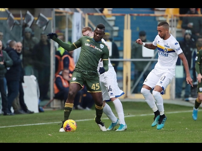 Balotelli mini-incidente auto amico, ma social si scatenano