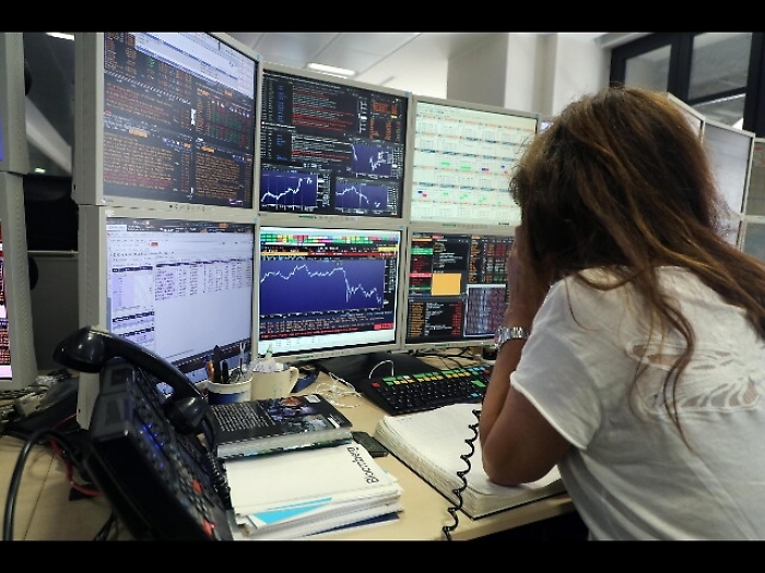 Spread Btp Bund chiude in calo a 223