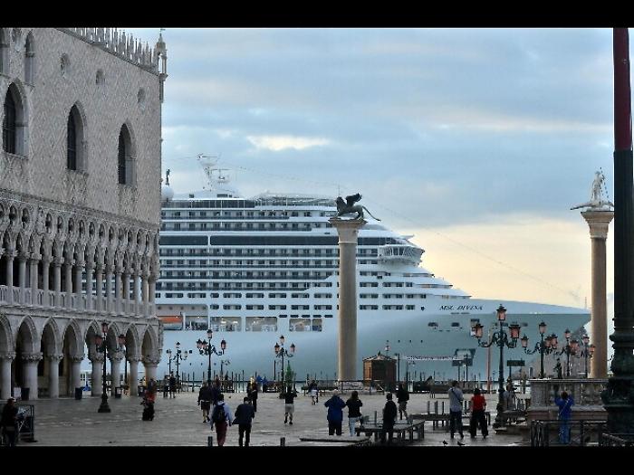 Tassa sbarco a Venezia, ok Consiglio