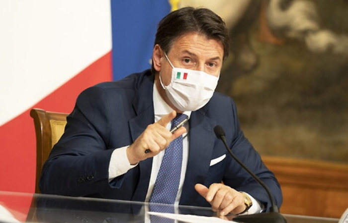 Governo, Conte "Lavoriamo per costruire"