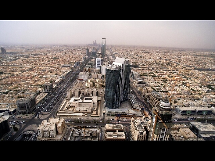 Riad intercetta un missile Houti