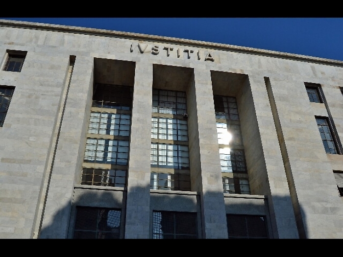 Ingoia tappo e muore, genitori indagati