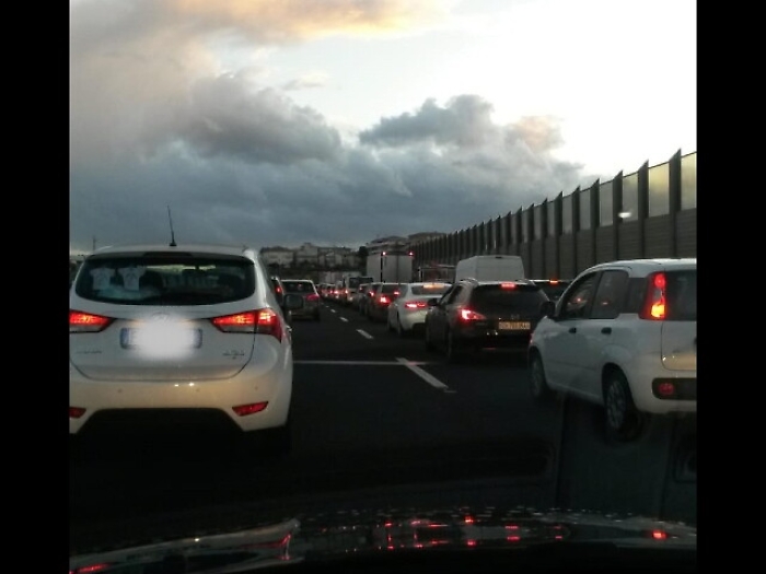 A14, ancora code ma emergenza rientra
