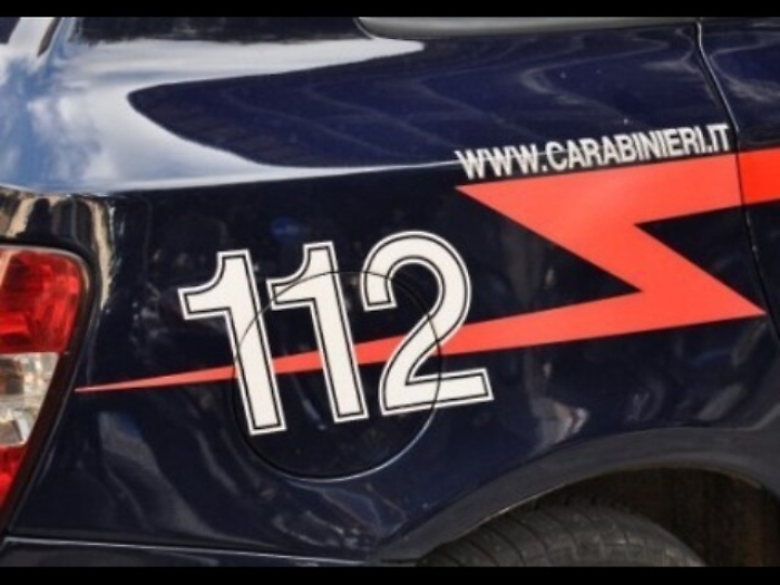 Maxi furto outlet, incendio per fuggire