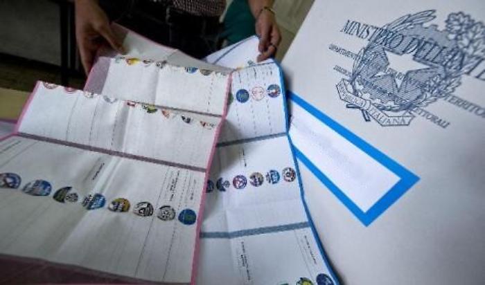 Crocetta &ldquo;insegue&rdquo; l'M5S: &laquo;Il Viminale monitori le elezioni regionali&raquo;