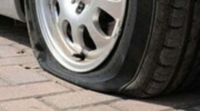 Milazzo, ruote tagliate ad auto di due funzionari del Comune