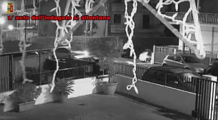 Incendia l'auto del compagno della ex, arrestato stalker di Vittoria