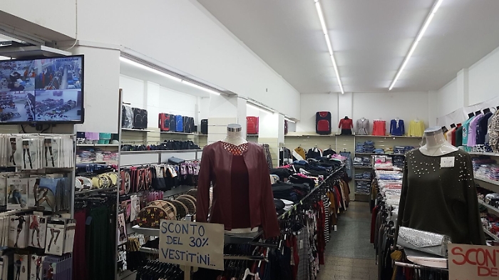 Catania, lavoravano in negozio cinese per 1,60 &euro; l'ora: &laquo;Avevamo bisogno&raquo;