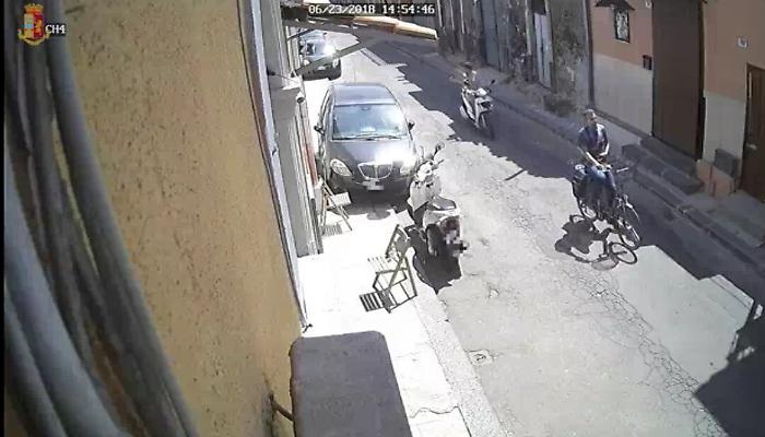 Catania, lite sulla riparazione di uno scooter e lui va a sparare al meccanico
