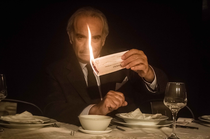 Teatro, attori e spettatori attorno al tavolo de "La Cena"