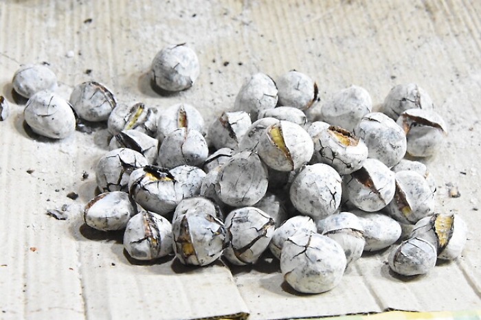 Quanto pagate le caldarroste? Non dovrebbero costare pi&ugrave; di 7 euro al chilo