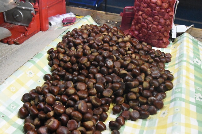 Castagne, il metodo infallibile per sbucciarle alla perfezione
