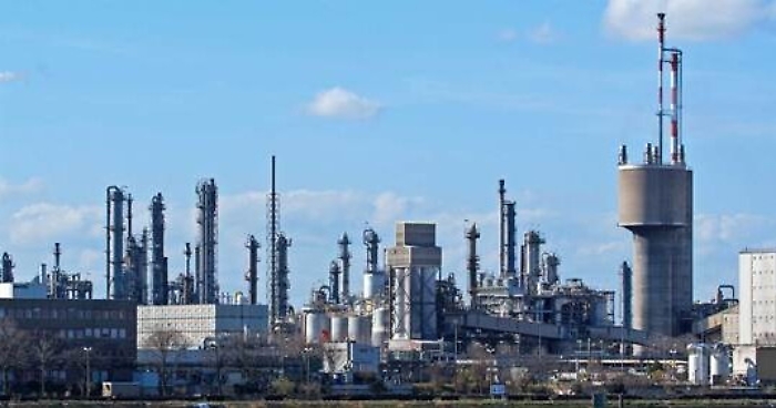 "Miasmi industriali nell'aria&raquo;, a Siracusa esposto cittadini contro inquinamento