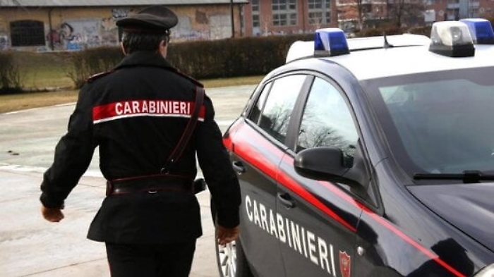Minacce e aggressioni alle madri per comprare la droga: arrestati
