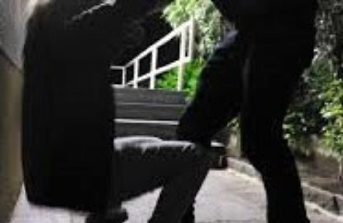 Catania, paura per bimba di 8 anni: un uomo la prende per un braccio,i genitori della piccola lo bloccano