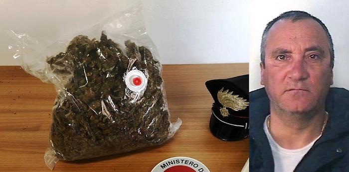 Patern&ograve;, un chilo di marijuana sottovuoto: arrestato 55enne