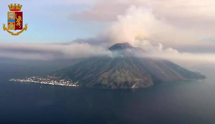Stromboli, dalla Francia dietro front su invito a non visitare le Eolie