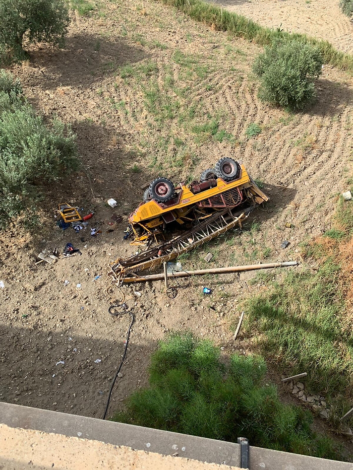 Precipita gi&ugrave; dal ponte: palmese in fin di vita