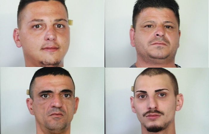 Catania, rubavano le auto caricandole su un furgone: arrestati
