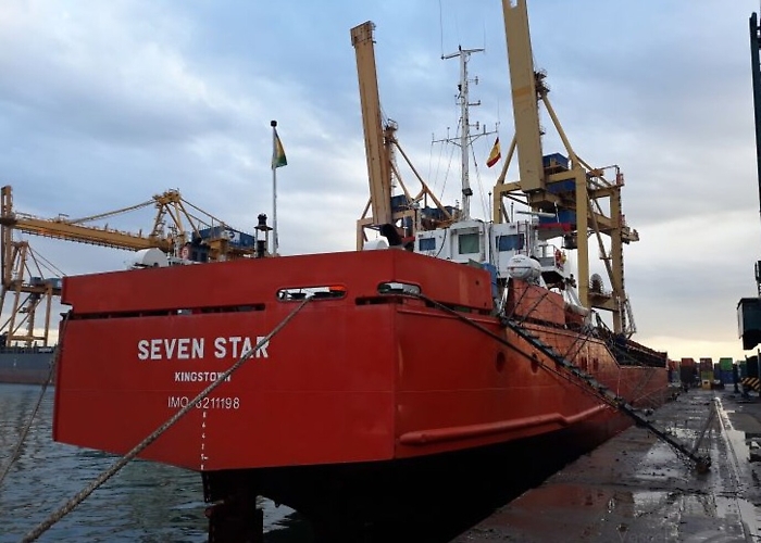 Augusta, sequestrate 2000 t di rifiuti ferrosi a bordo della "Seven Stars"