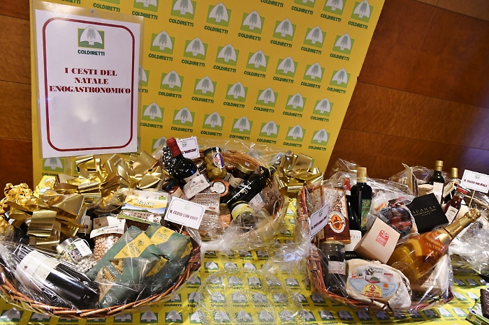 Macch&eacute; panettone... in Sicilia &egrave; il buccellato il re dei dolci di Natale