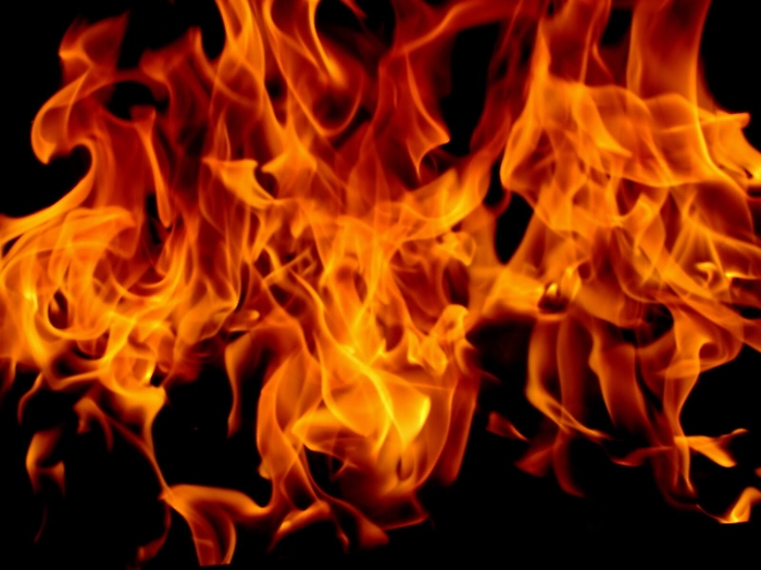 Canicatt&igrave;, auto ex assessore in fiamme: dolo o casualit&agrave;?