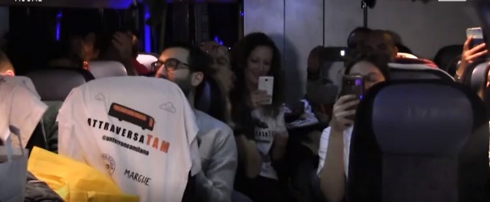 Caro voli, sul pullman di Stefano i "terroni a Milano" a casa per Natale: l'arrivo a Catania