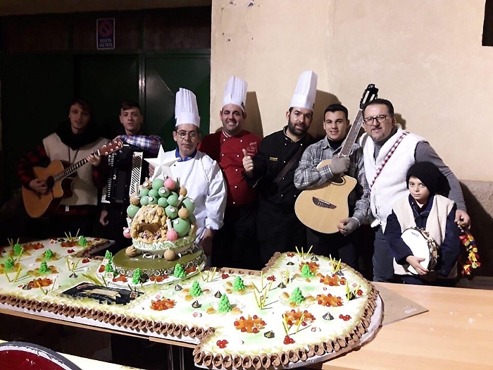 Una torta di oltre cento kg per la "Fiuredda" ad Agrigento