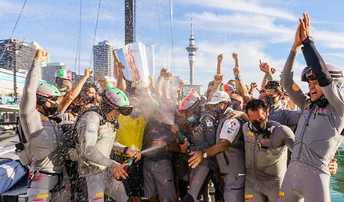 Luna Rossa e quel cuore pulsante siciliano: &egrave; festa nei circoli velici 