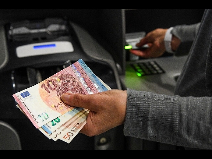 Bancomat ha 50 anni. Primo Atm a Londra