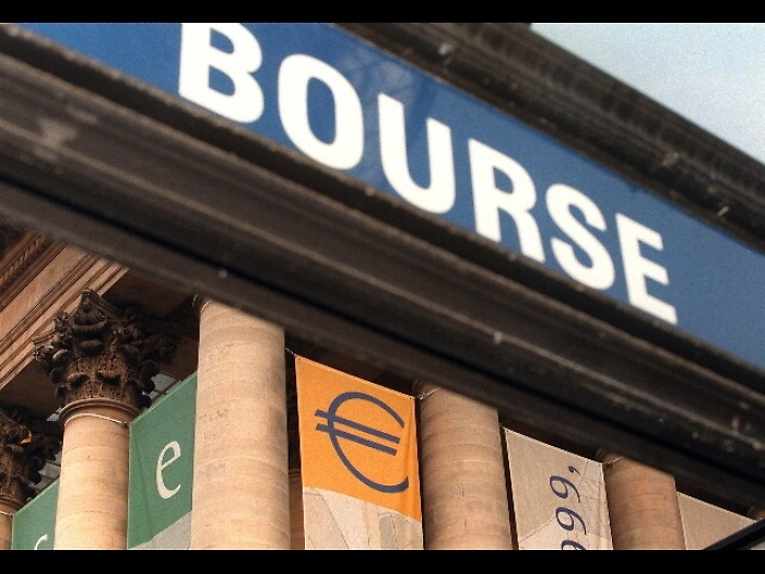 Borsa Parigi debole, Europa senza scosse