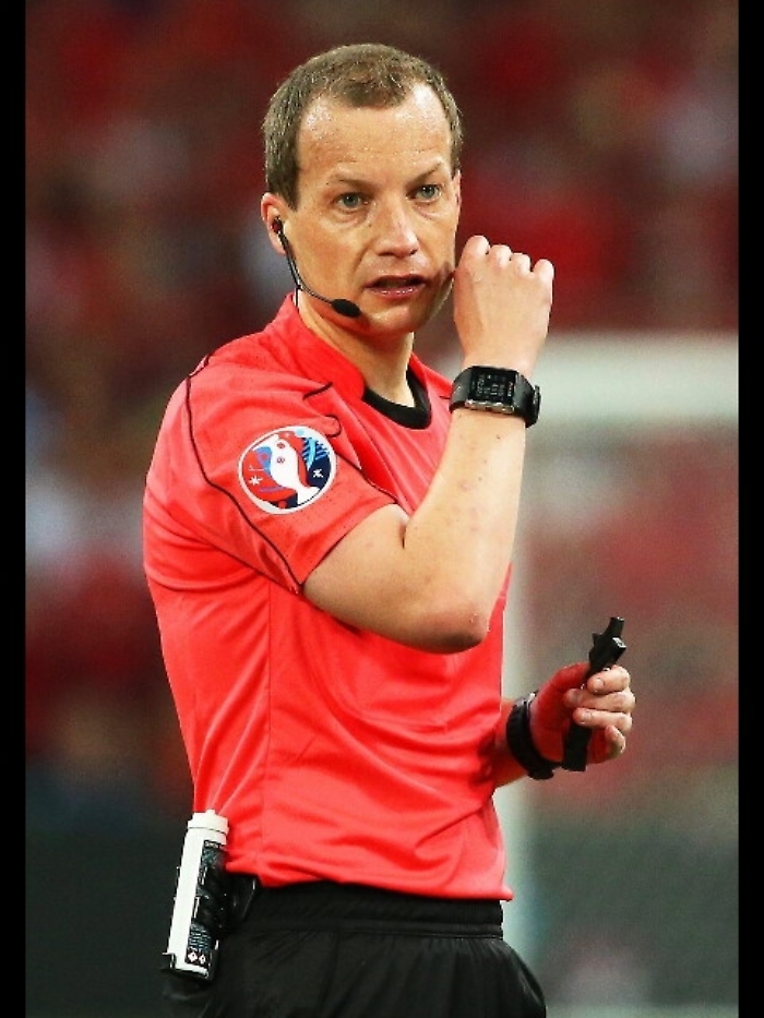 Collum arbitra Shakhtar Donetsk-Roma