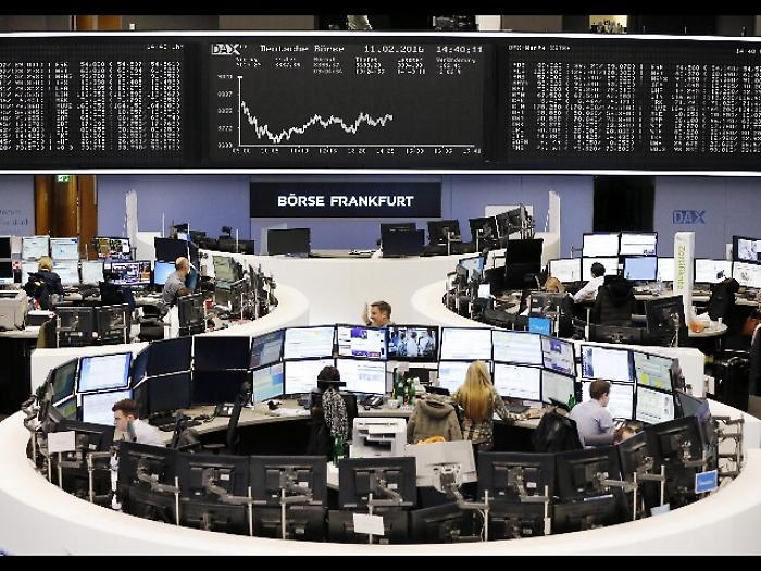 Borsa: Europa apre in rialzo, attesa Bce