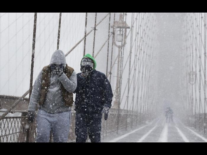 'Ciclone bomba', riprendono voli al Jfk