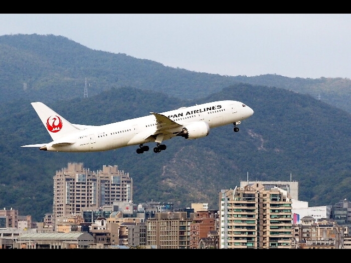 Japan Airlines: stop a pilota ubriaco
