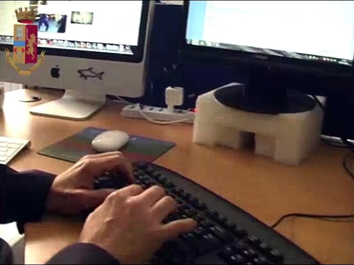 Materiale pedopornografico su Fb,arresti