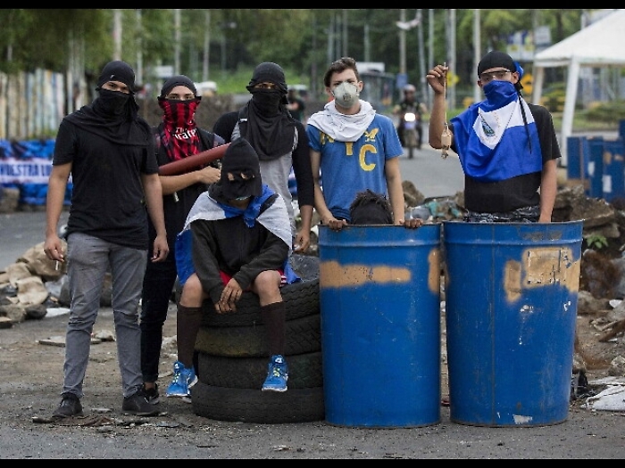 Nicaragua, liberi oppositori assediati