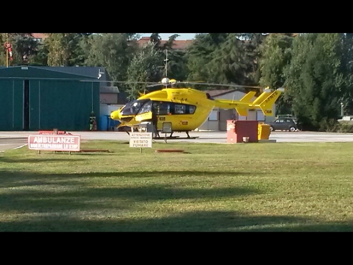 Bimbo di tre anni cade dal balcone