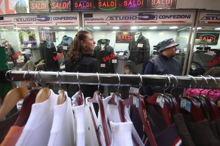 Italia al top in Ue per spesa vestiti famiglie