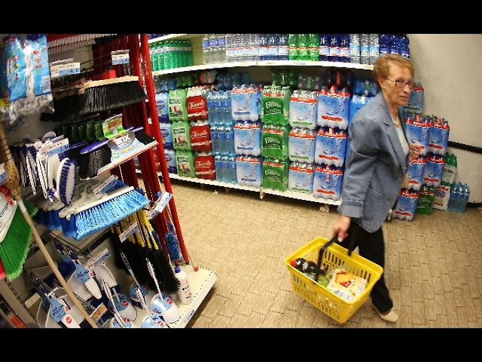 Istat:sale fiducia consumatori e imprese